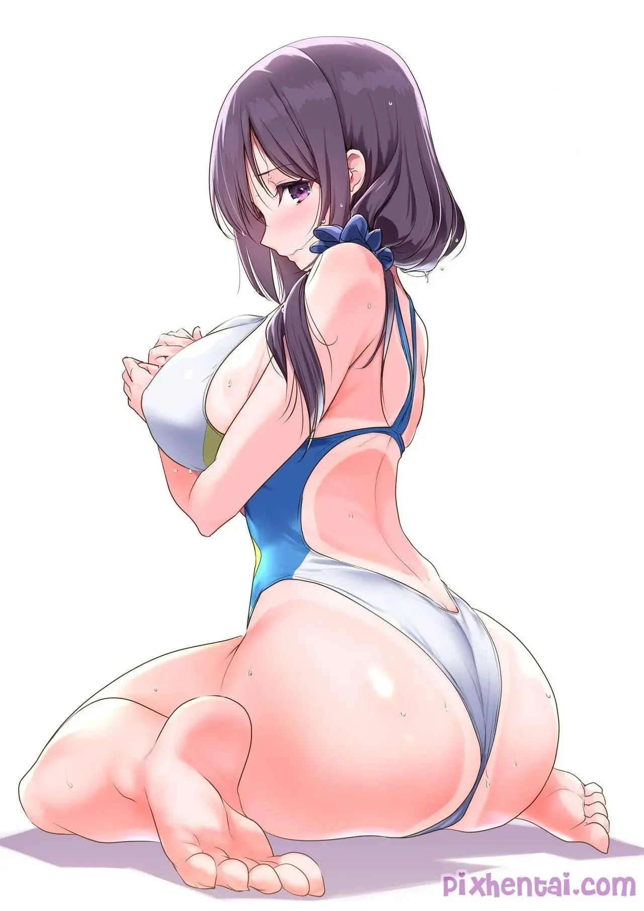 Birahi Pelatih Melihat Murid Berbaju Renang Ketat - Halaman 2