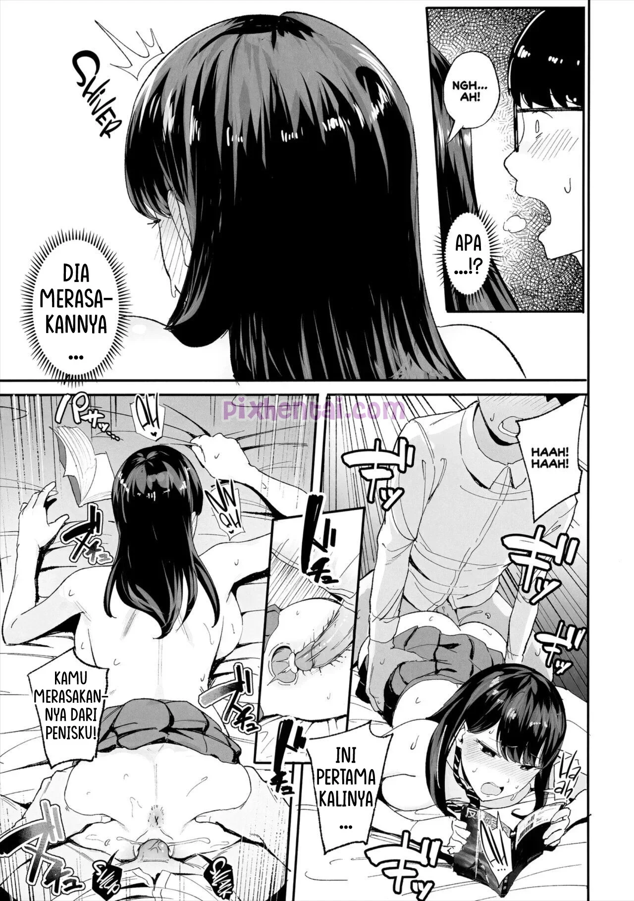 The Gyaru I Hang Out with Lets Me Use Her Pussy - Halaman 15